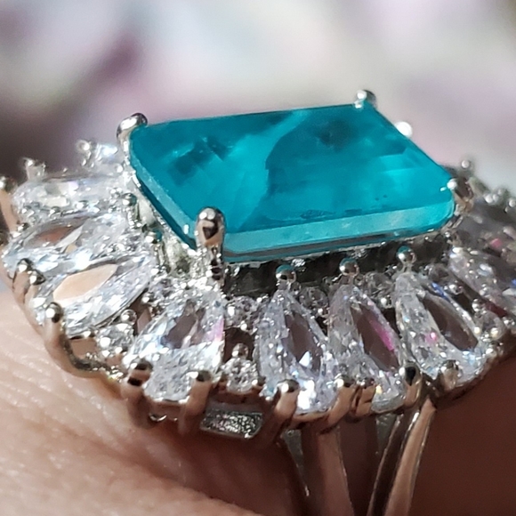 🎁 925 Silver Exclusive Blue Emerald Cut Cubic Zirconia Ring, FB16FA1064 - Picture 6 of 8